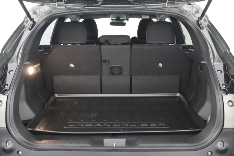 Toyota Urban Cruiser - Dynamic 61 kWh 29