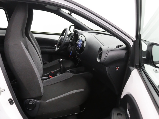 Toyota Aygo X - 1.0 VVT-i MT Play