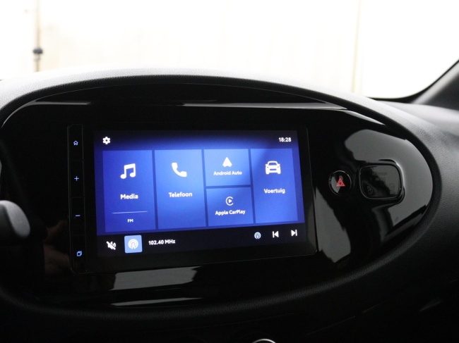 Toyota Aygo X - 1.0 VVT-i MT Play