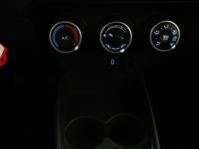 Toyota Aygo X - 1.0 VVT-i MT Play