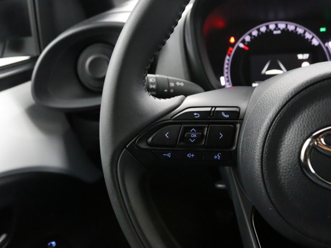 Toyota Aygo X - 1.0 VVT-i MT Play