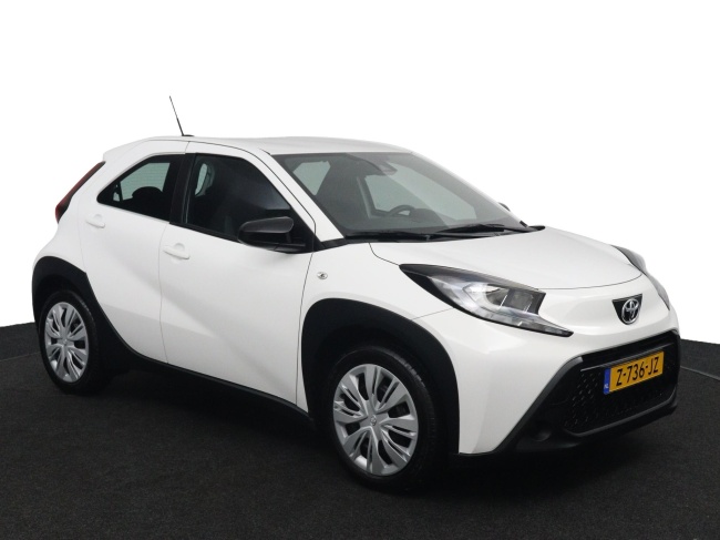 Toyota Aygo X - 1.0 VVT-i MT Play