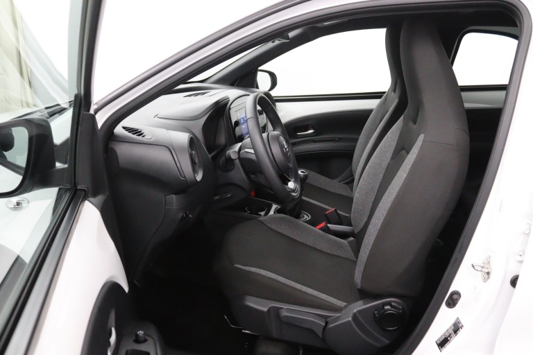 Toyota Aygo X - 1.0 VVT-i MT Play 9