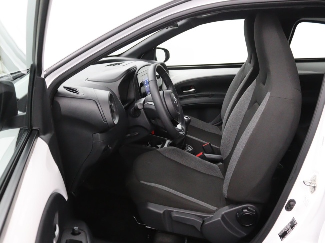 Toyota Aygo X - 1.0 VVT-i MT Play