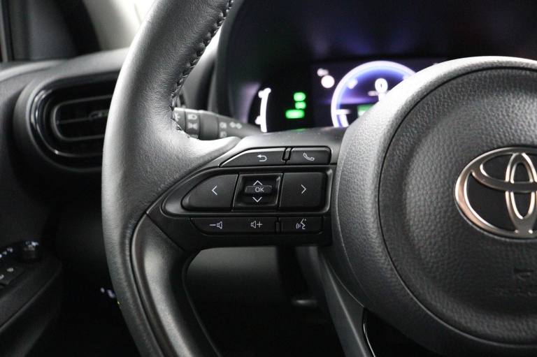 Toyota Yaris - 1.5 Hybrid 115 Dynamic 19