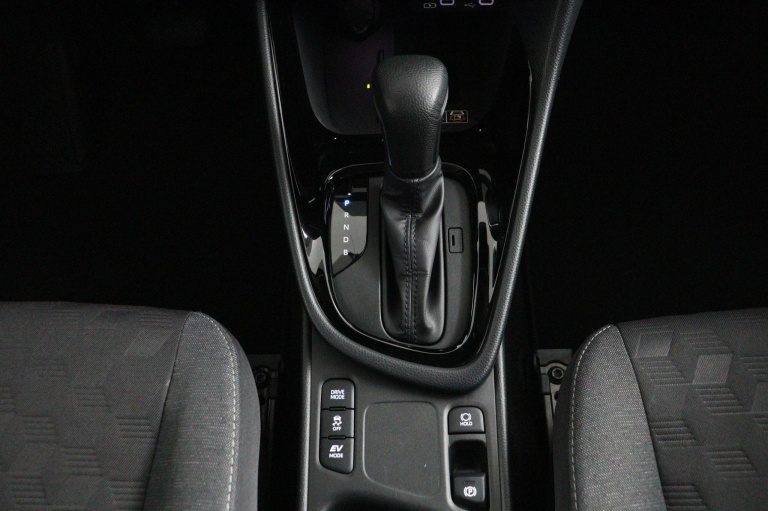 Toyota Yaris - 1.5 Hybrid 115 Dynamic 27