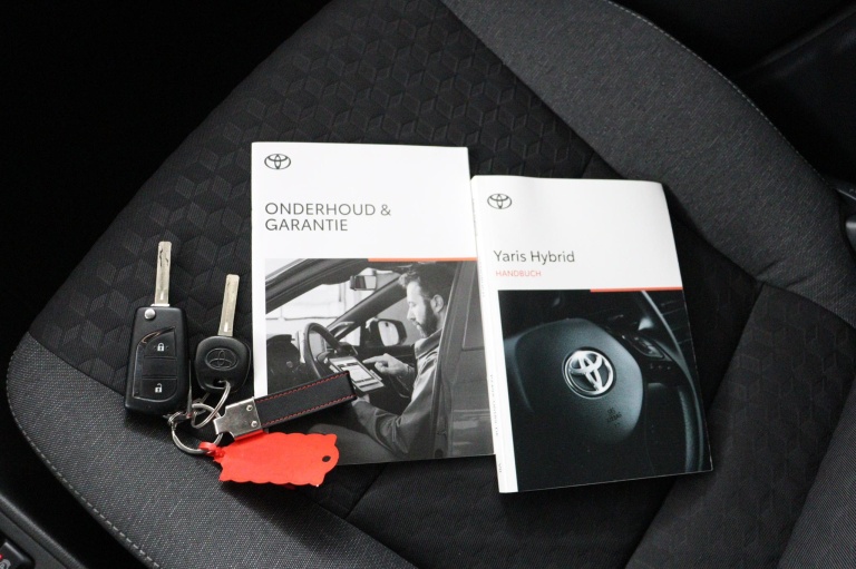 Toyota Yaris - 1.5 Hybrid Dynamic 11