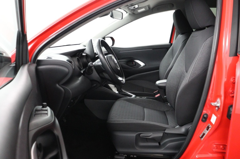 Toyota Yaris - 1.5 Hybrid Dynamic 17