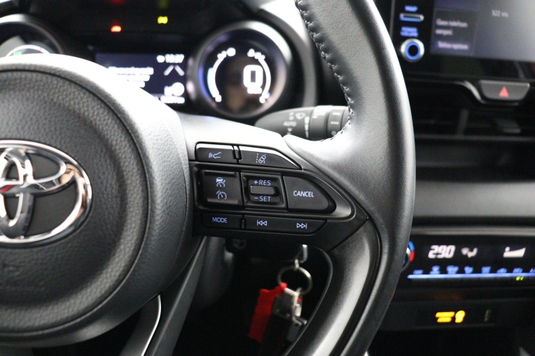 Toyota Yaris - 1.5 Hybrid Dynamic 21