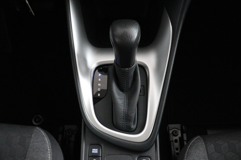 Toyota Yaris - 1.5 Hybrid Dynamic 27