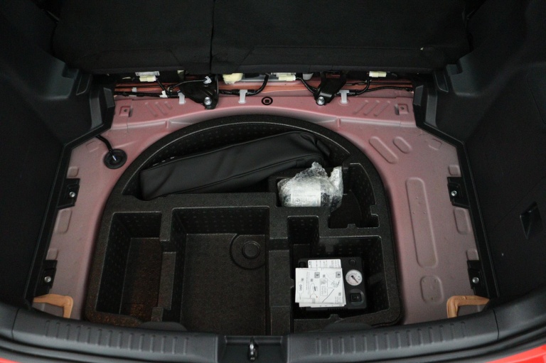 Toyota Yaris - 1.5 Hybrid Dynamic 33