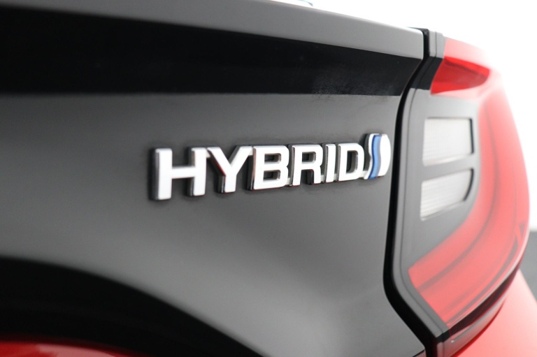 Toyota Yaris - 1.5 Hybrid Dynamic 39