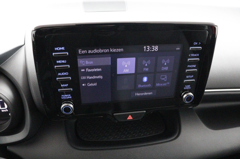 Toyota Yaris - 1.5 Hybrid Dynamic 41