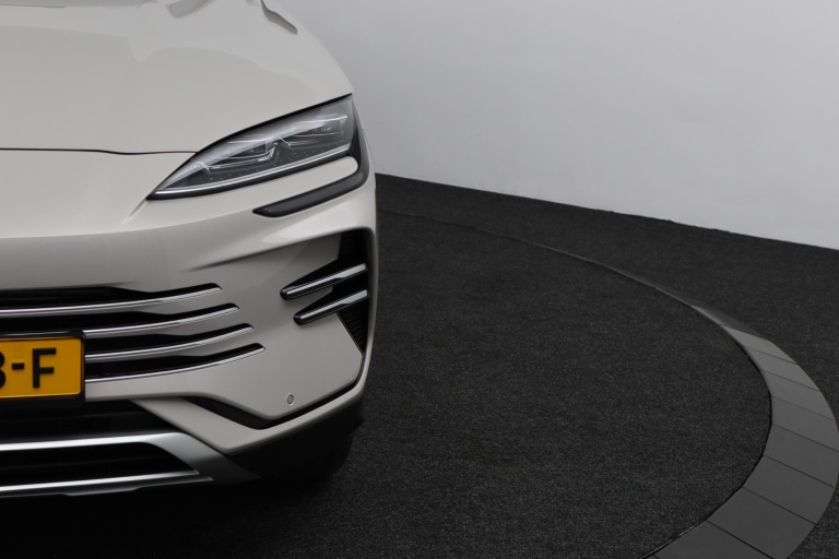 BYD SEAL U - 1.5 T DM-i AWD Design 31