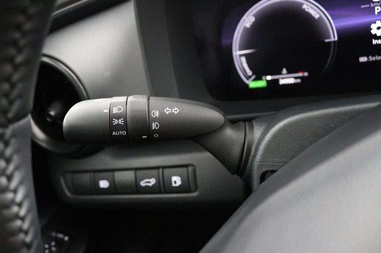 Toyota C-HR - 1.8 Hybrid 140 First Edition 31