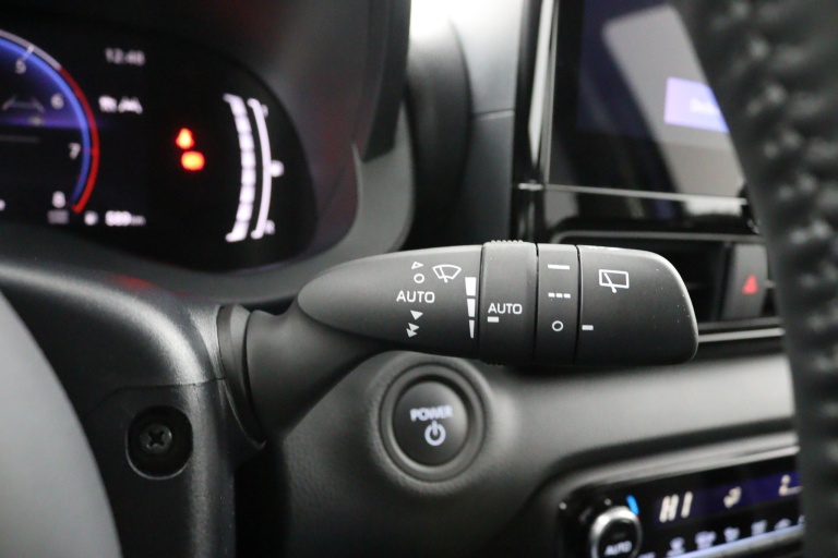 Toyota Yaris - 1.5 Hybrid 115 Dynamic 22