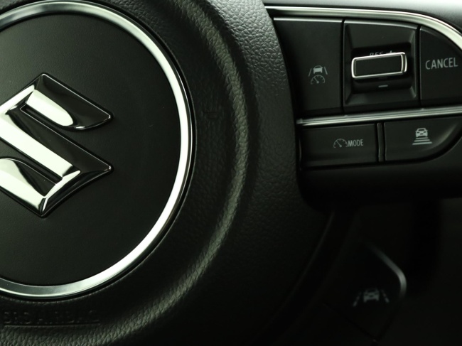 Suzuki Swift - 1.2 Comfort Smart Hybrid