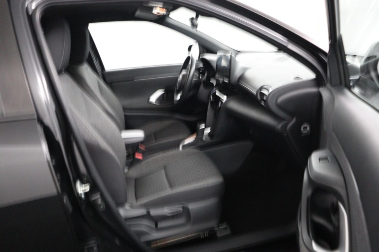 Toyota Yaris Cross - 1.5 Hybrid First Edition 21