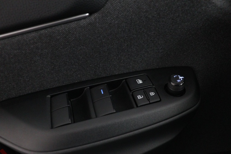 Toyota Yaris Cross - 1.5 Hybrid First Edition 28