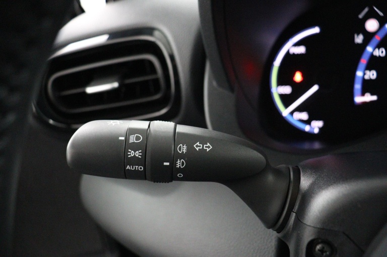 Toyota Yaris Cross - 1.5 Hybrid First Edition 30