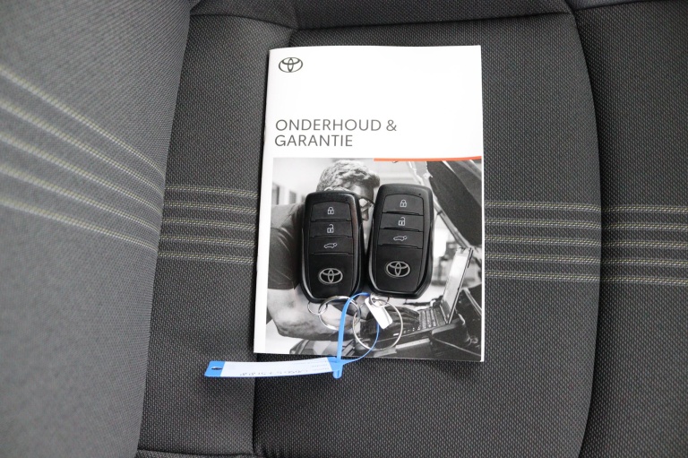 Toyota Yaris Cross - 1.5 Hybrid Adventure 24