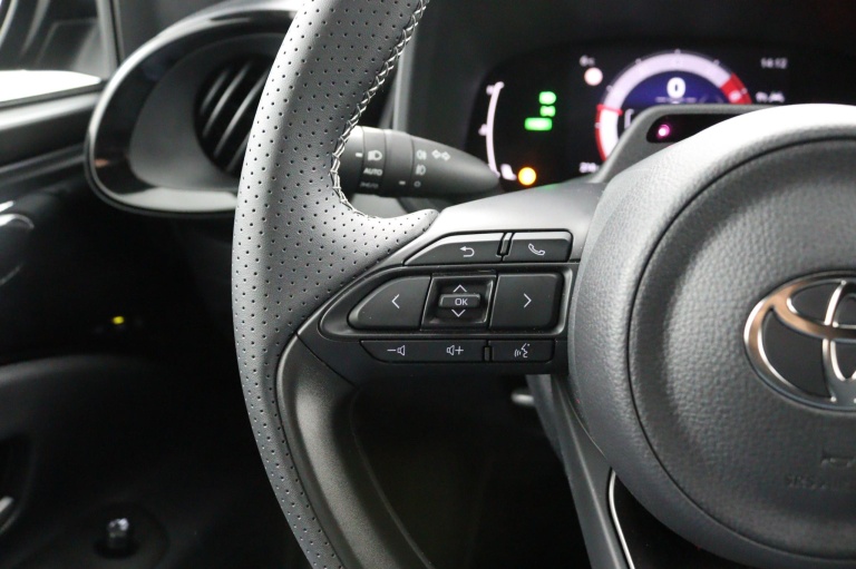 Toyota Aygo X - Hybrid 115 GR Sport 17