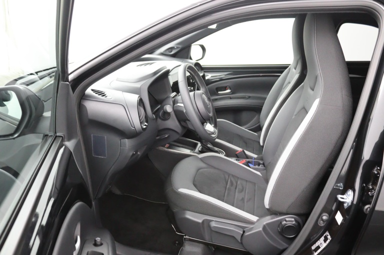 Toyota Aygo X - Hybrid 115 GR Sport 9