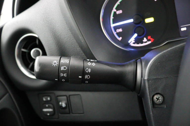 Toyota Yaris - 1.5 Hybrid Executive 26