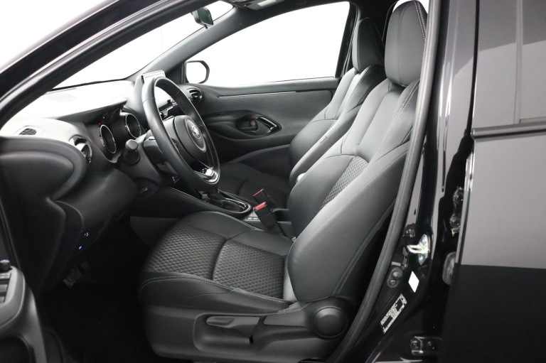 Toyota Yaris - 1.5 Hybrid Executive 17