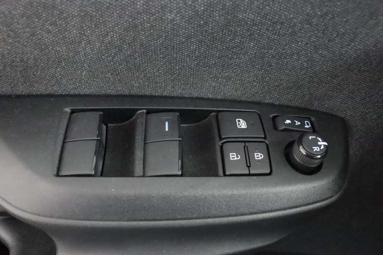 Toyota Yaris - 1.5 Hybrid Executive 29