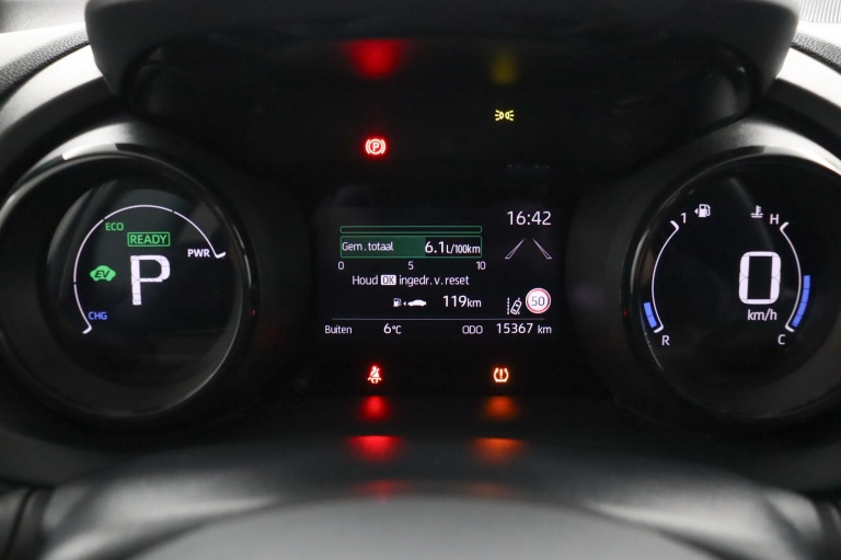 Toyota Yaris - 1.5 Hybrid Executive 6