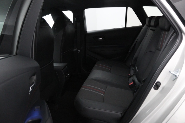 Toyota Corolla Touring Sports - 2.0 Hybrid GR-Sport Plus 18