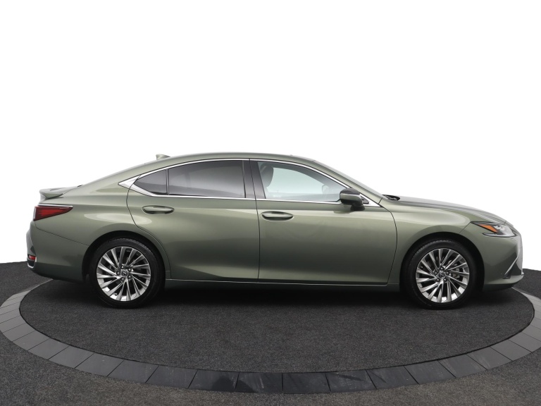 Lexus ES - 300h President Line 13