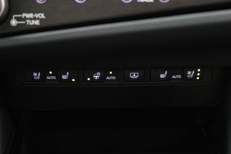 Lexus ES - 300h President Line 47