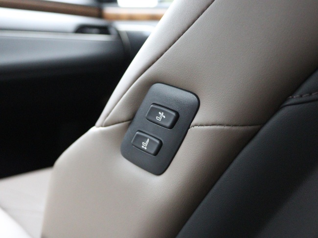 Lexus ES - 300h President Line