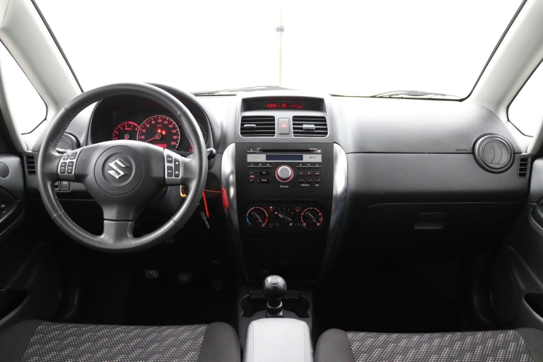 Suzuki SX4 - 1.6 Shogun 11