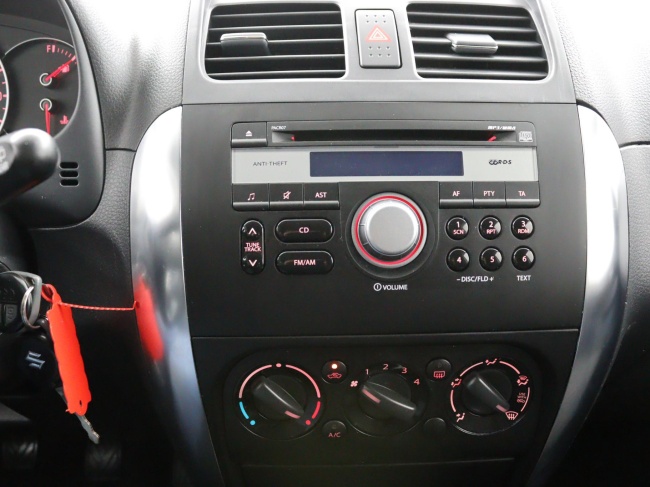 Suzuki SX4 - 1.6 Shogun