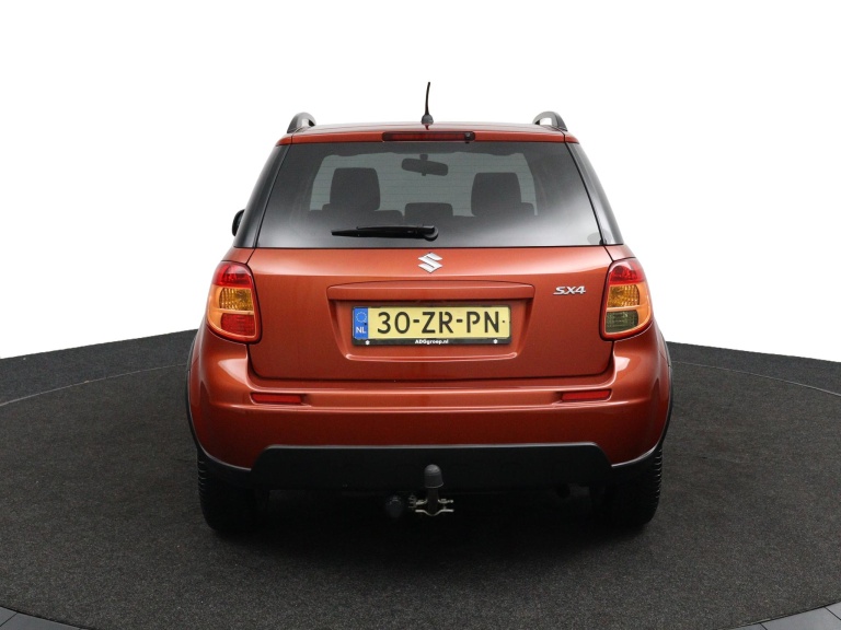 Suzuki SX4 - 1.6 Shogun 8