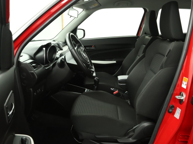 Suzuki Swift - 1.2 Comfort Smart Hybrid