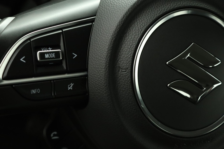 Suzuki Swift - 1.2 Comfort Smart Hybrid 18