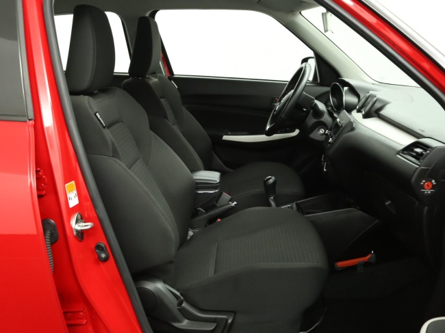 Suzuki Swift - 1.2 Comfort Smart Hybrid