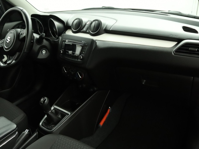 Suzuki Swift - 1.2 Comfort Smart Hybrid