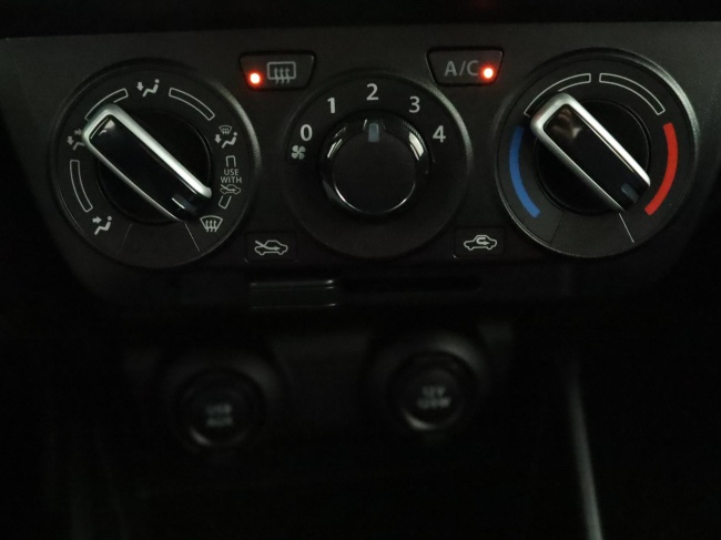 Suzuki Swift - 1.2 Comfort Smart Hybrid