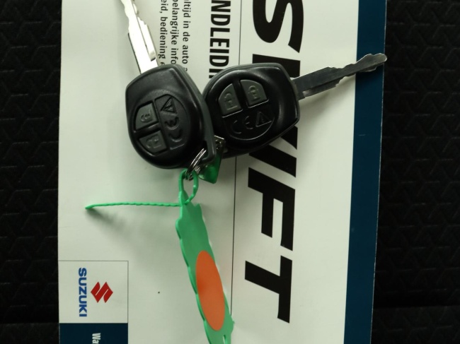 Suzuki Swift - 1.2 Comfort Smart Hybrid
