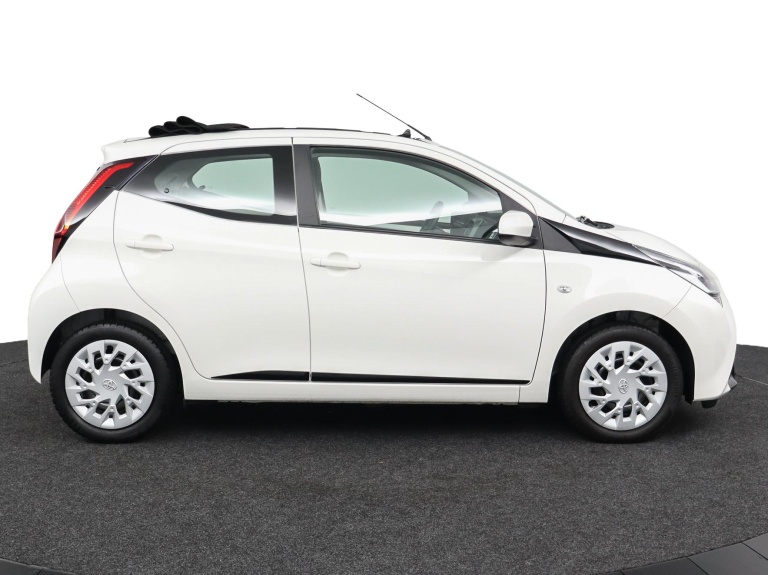 Toyota Aygo - 1.0 VVT-i x-play 13