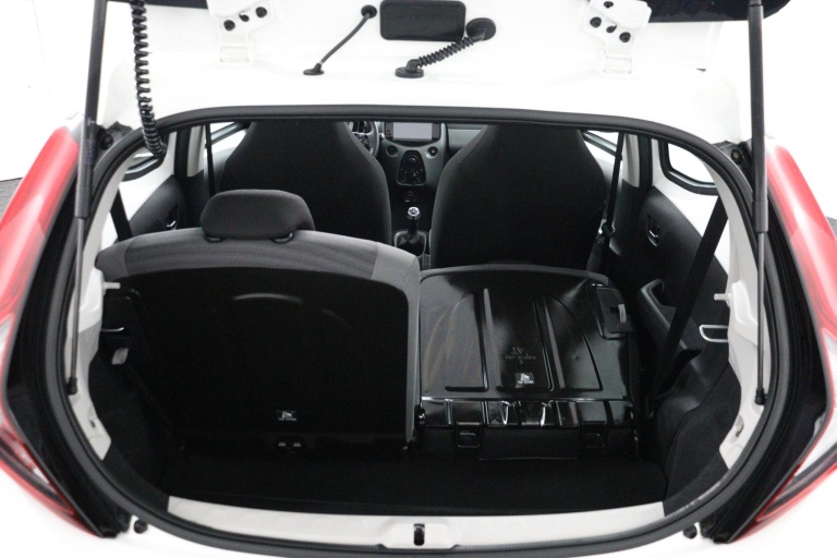 Toyota Aygo - 1.0 VVT-i x-play 23