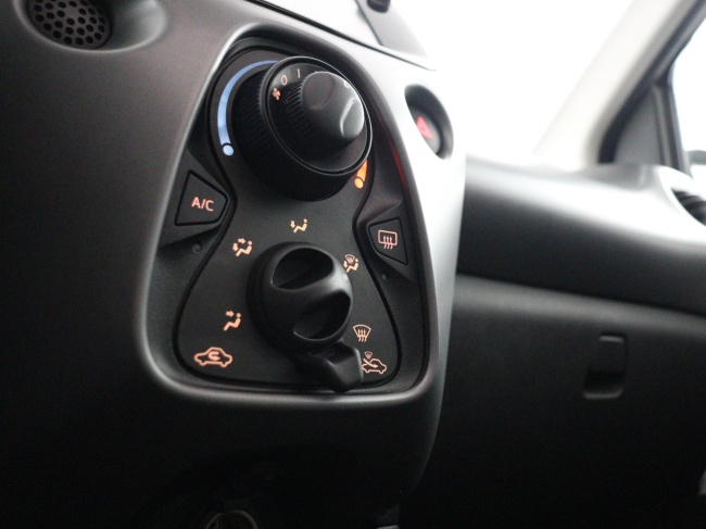 Toyota Aygo - 1.0 VVT-i x-play