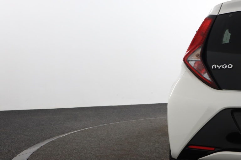 Toyota Aygo - 1.0 VVT-i x-joy 37