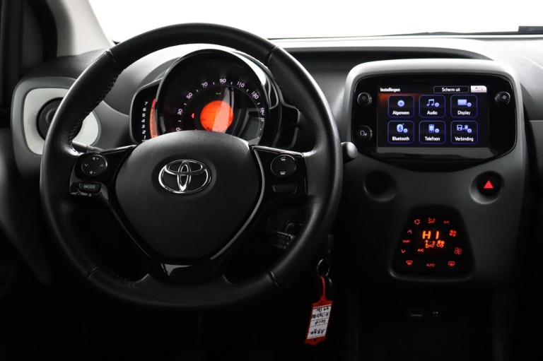 Toyota Aygo - 1.0 VVT-i x-joy 46