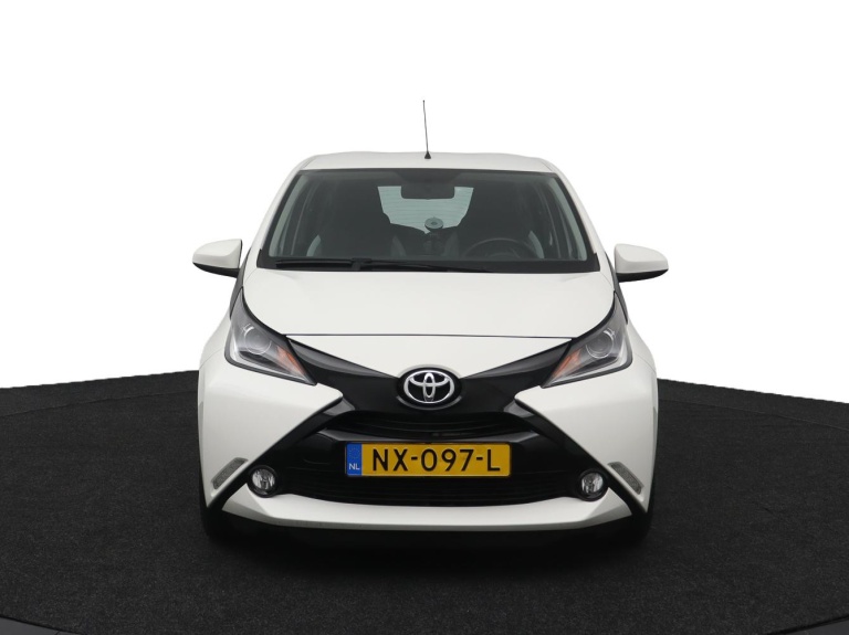 Toyota Aygo - 1.0 VVT-i x-play 16